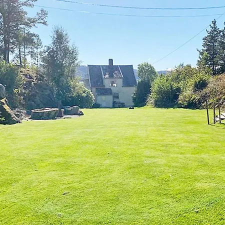 8 Person In Jelsa-by Traum