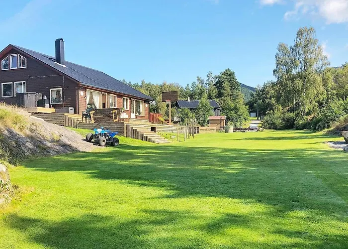 8 Person In Jelsa-by Traum