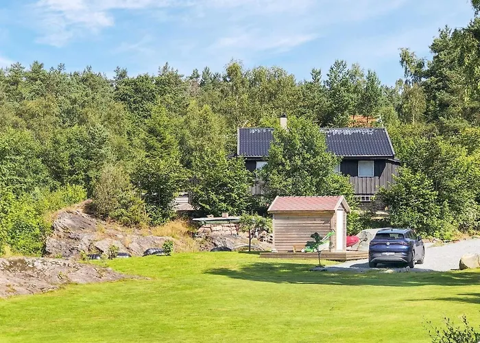 8 Person In Jelsa-by Traum